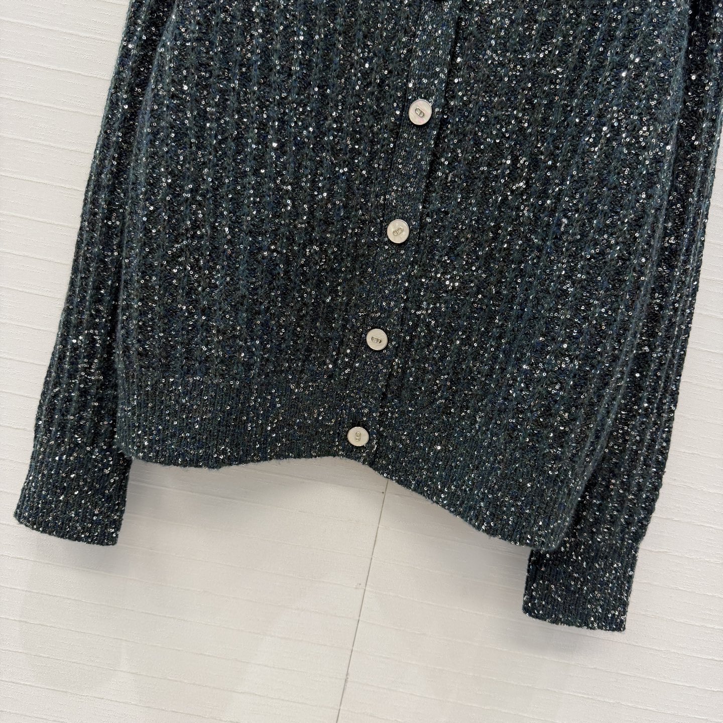 高端原单品质🖤MissD*秋冬限定新品！重工幻彩珠片羊绒开衫外套！进口羊绒纱线质感超赞！⚠️立体麦穗花工艺超美白富美必入