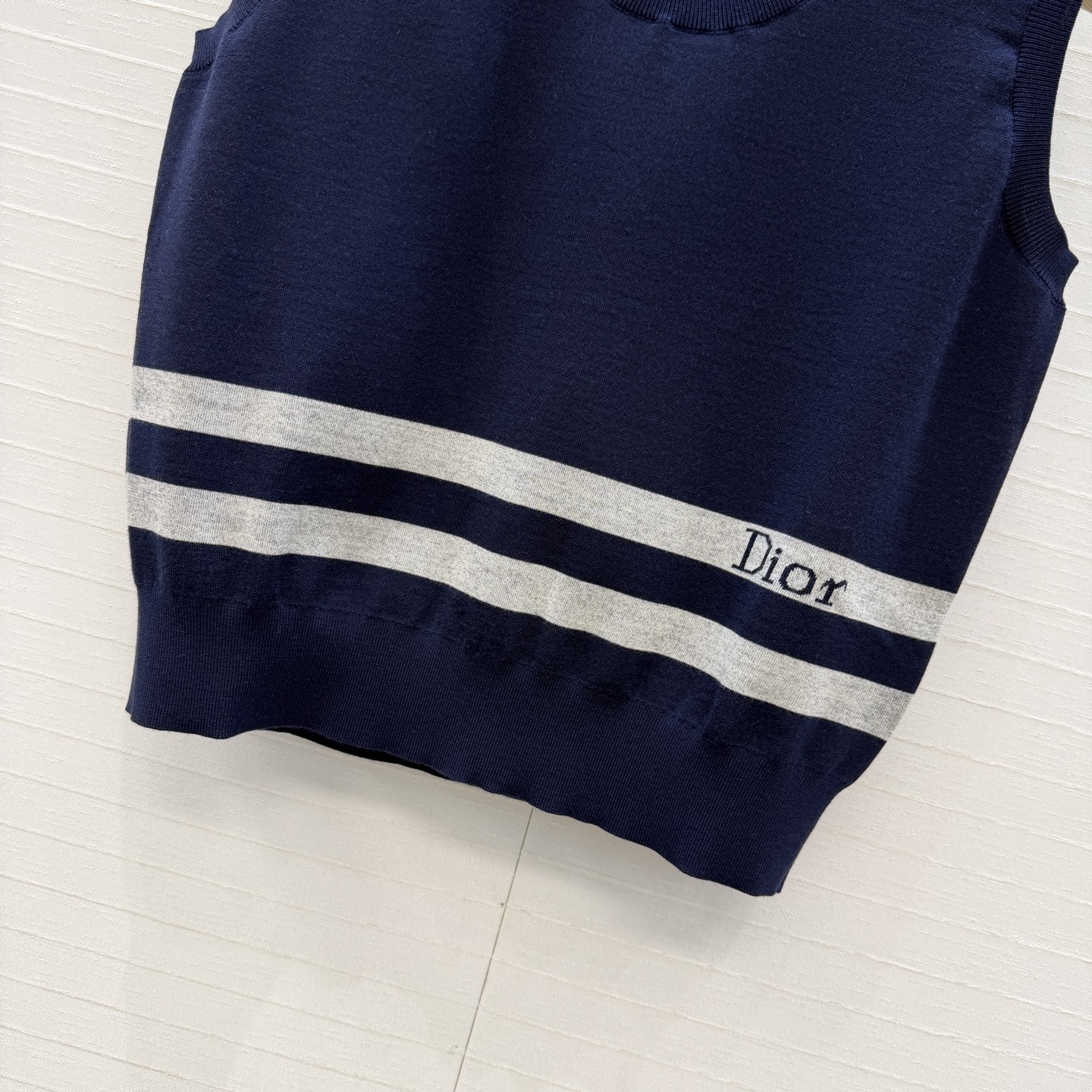 原单品质❤️Dio* 26新品！海军风气质小背心！高级蓝白超级显白的色调！定制双色提花羊毛纱线质感柔软细腻透气舒适！经典