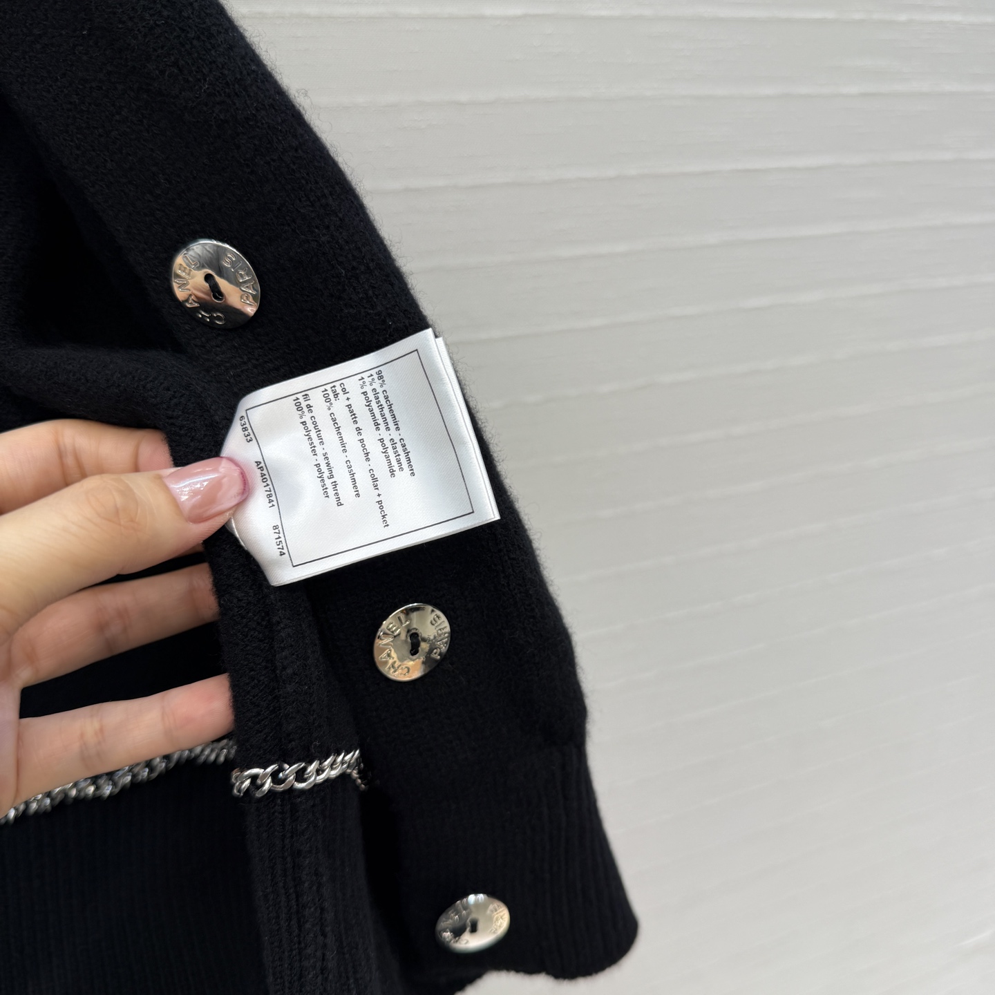 高端原单品质，Coco女孩26B新品！金属扣羊绒开衫外套！经典四口袋💗扣钮双c配件设计百搭减龄又时髦！进口纱线质感细腻舒