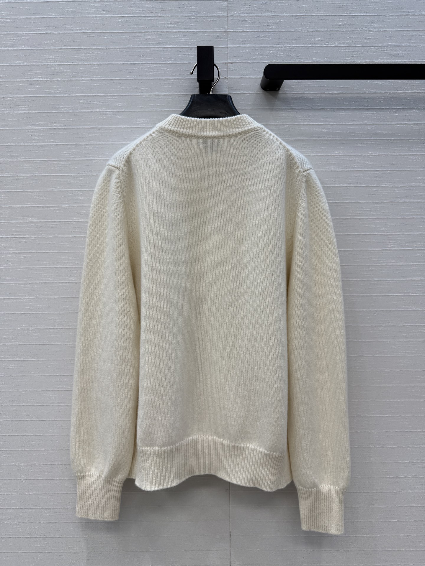 高端原单品质，Coco女孩26B新品！金属扣羊绒开衫外套！经典四口袋💗扣钮双c配件设计百搭减龄又时髦！进口纱线质感细腻舒