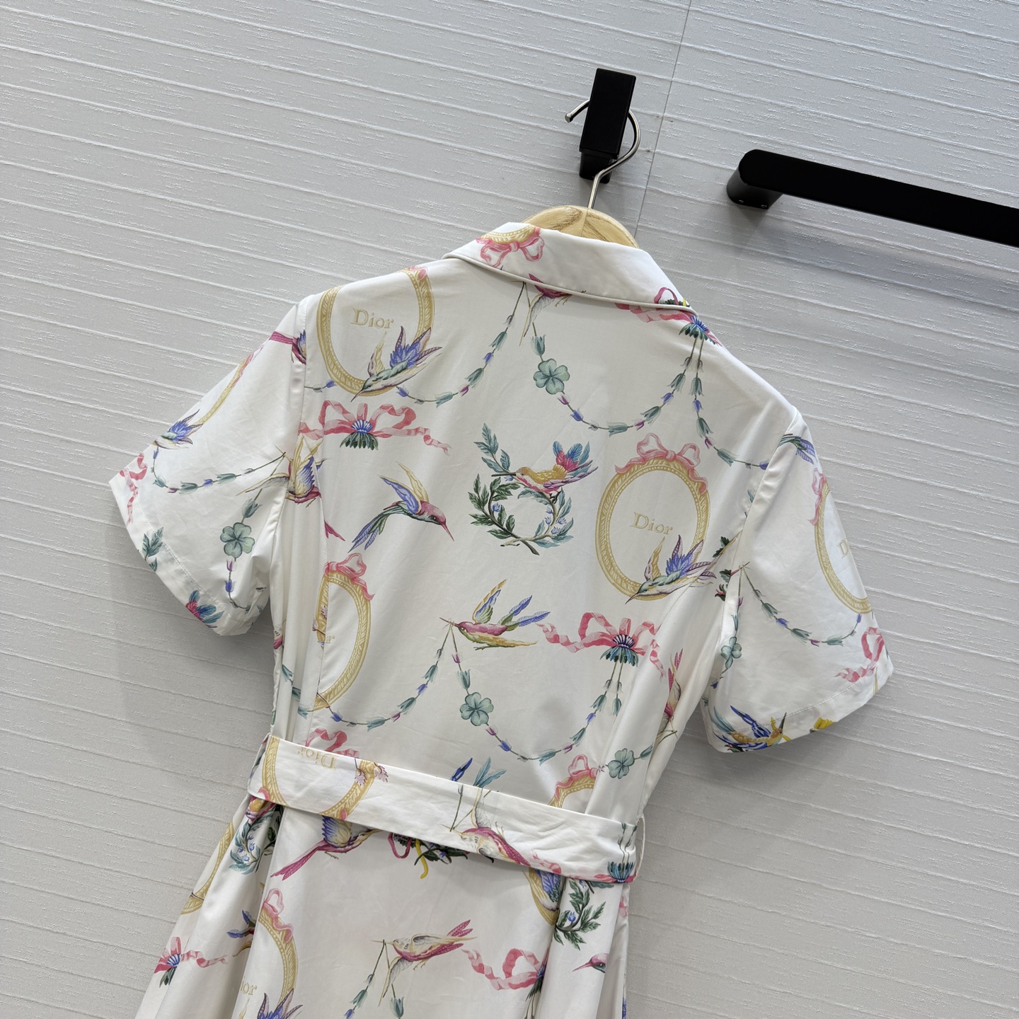 高端品质❤️Dio*26早春新品iviera系列 粉白少女风色调印花衬衫连衣裙！重新诠释 Dior 经典图案。纯棉材质轻