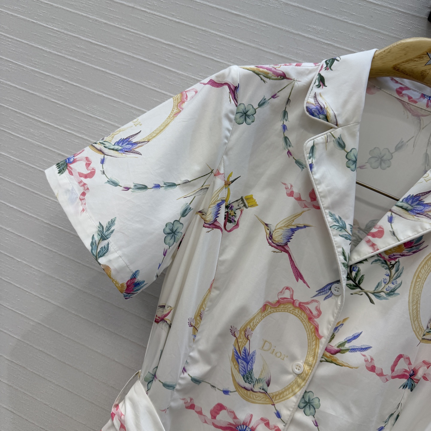 高端品质❤️Dio*26早春新品iviera系列 粉白少女风色调印花衬衫连衣裙！重新诠释 Dior 经典图案。纯棉材质轻