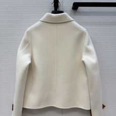 高端原单品质❤️H高智感穿搭!26秋冬新品,纯手工制作双面尼羊绒翻领夹克外套。100%羊皮手工油边皮条装饰口袋,简约高级 高端原单品质❤️H高智感穿搭!26秋冬新品,纯手工制作双面尼羊绒翻领夹克外套。100%羊皮手工油边皮条装饰口袋,简约高级