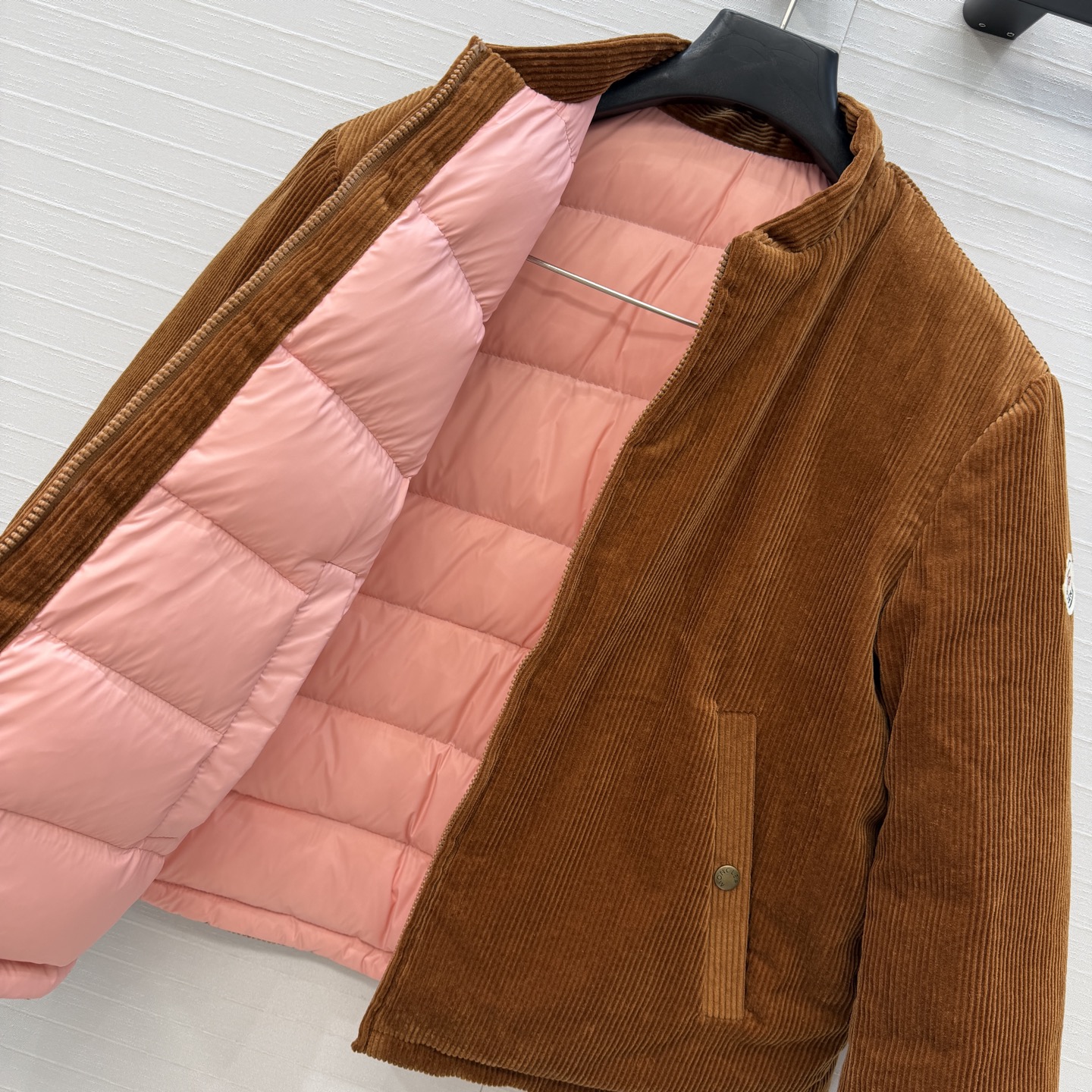 独家首发❤️Monc*新品Blageon双面羽绒夹克外套，复古灯芯绒面➕经典记忆丝一衣两穿，减龄帅气少女风，经典飞行夹克