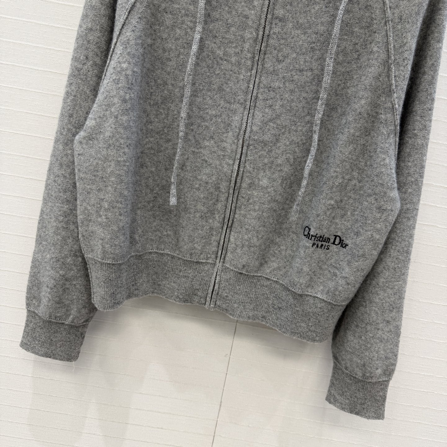 高端原单品质🖤MissD限定系列，秘密花园绝美花㚏刺绣羊绒连帽外套！⚠️瑞士机满幅重工多色定位刺绣工艺花㚏系列超美。白富