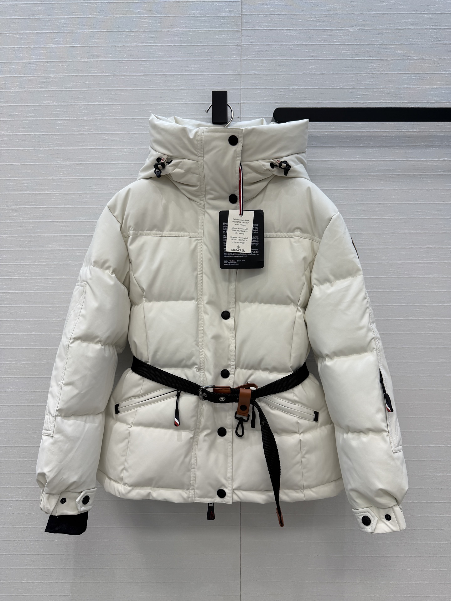 高端品质！Mo新品Salastrains必入滑雪爆款连帽羽绒服！定制温暖兔毛大帽兜！五金配件所有细节处理全面到位 ！配送