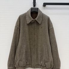 原单品质!RL 新品 浓郁美式风格气质穿搭,复古人字纹羊毛夹克外套!标志性小马刺绣低调奢华的高级感!休闲宽松廓形上身随性 原单品质!RL 新品 浓郁美式风格气质穿搭,复古人字纹羊毛夹克外套!标志性小马刺绣低调奢华的高级感!休闲宽松廓形上身随性