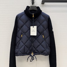 爆单推荐❤️原单品质Moncle*新品结子绒针织拼接绗缝菱格纹羽绒夹克!短款版型百搭不挑人。减龄又时髦。原版定制国标90 爆单推荐❤️原单品质Moncle*新品结子绒针织拼接绗缝菱格纹羽绒夹克!短款版型百搭不挑人。减龄又时髦。原版定制国标90