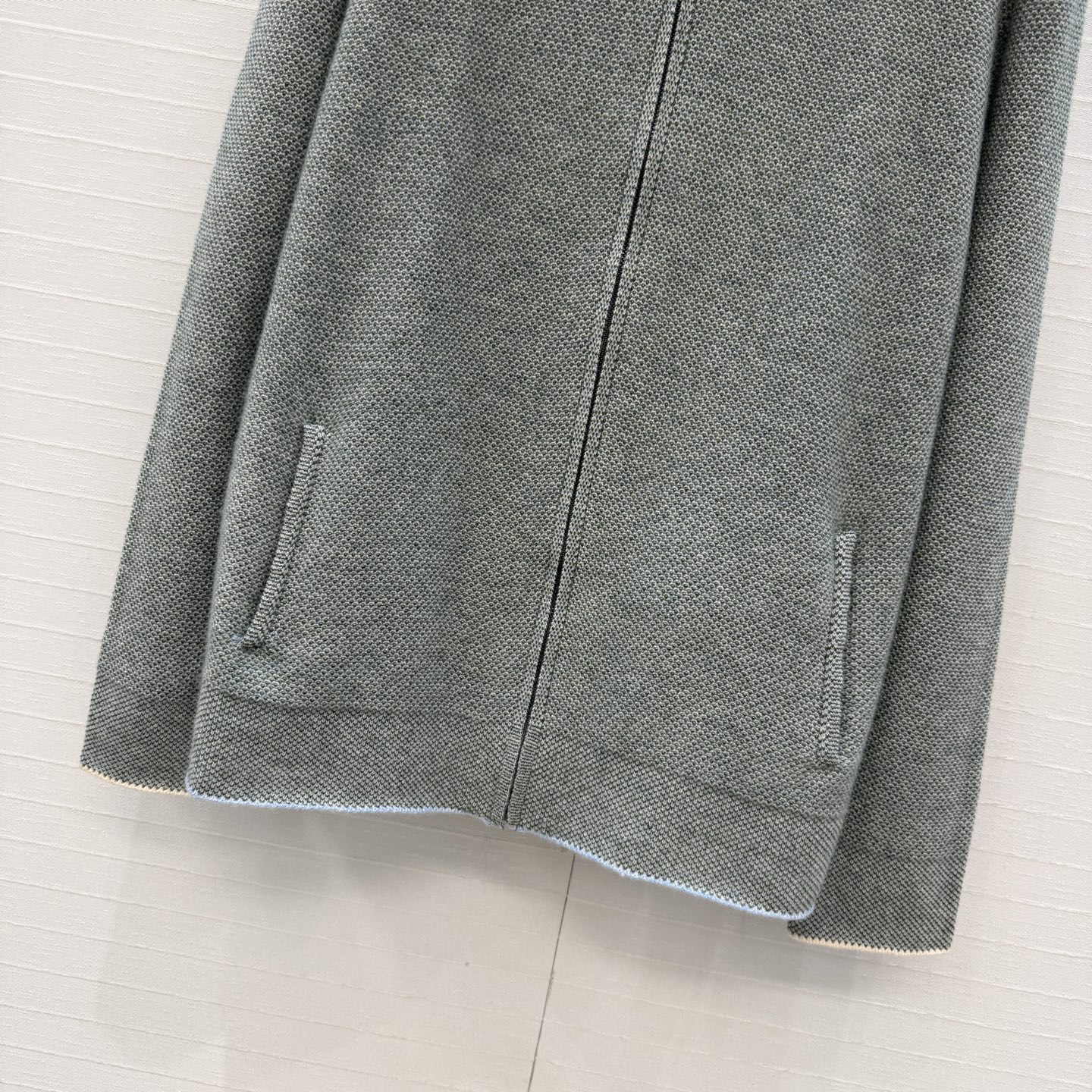高端品质！LP高智感穿搭❤️26早秋新品蜂窝针织羊绒连帽外套，拼色小细节慵懒自在的氛氛围！瑞士机织工艺打造低调奢华的高级
