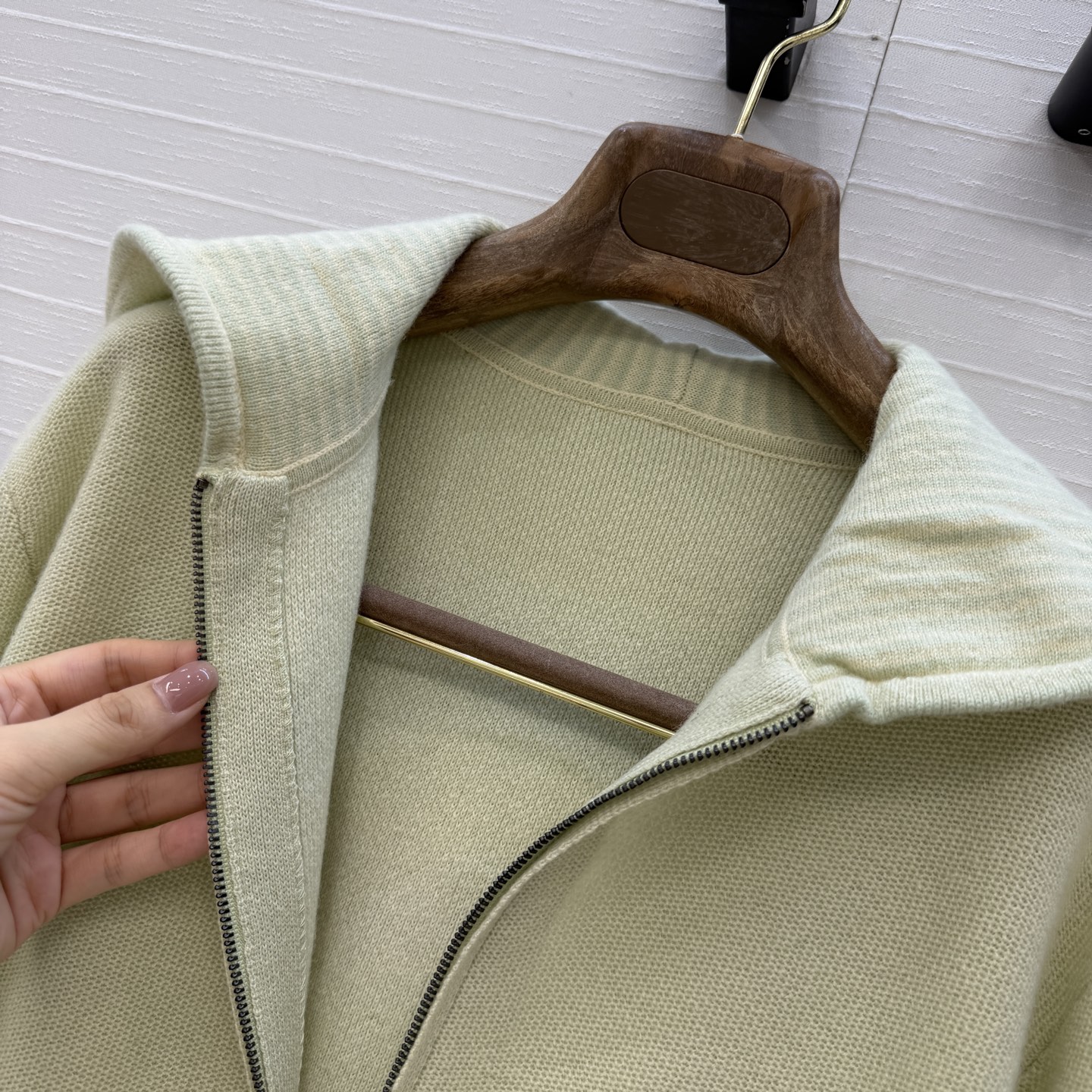 高端品质！LP高智感穿搭❤️26早秋新品蜂窝针织羊绒连帽外套，拼色小细节慵懒自在的氛氛围！瑞士机织工艺打造低调奢华的高级