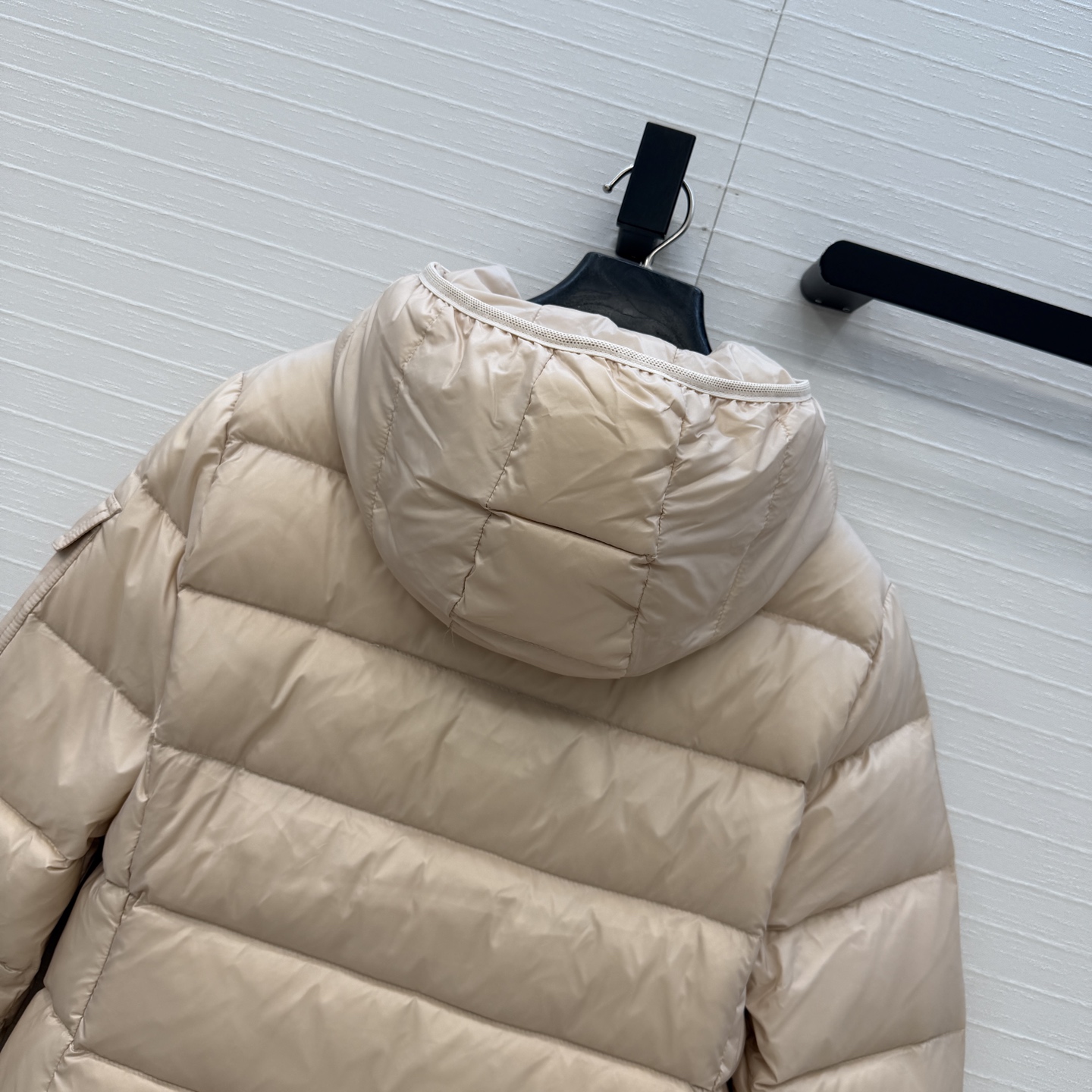 原单品质❤️Mo秋冬必入Glesse连帽短款羽绒服夹克，配有衣袖口袋，精裁腰身增添柔美气质，版型休闲减龄帅气随性搭配超时