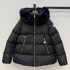 原单品质!Mo经典必入爆款Laichefur连帽羽绒服!定制狐狸🦊毛毛大毛领可拆卸!五金配件所有细节处理全面到位 !减龄 原单品质!Mo经典必入爆款Laichefur连帽羽绒服!定制狐狸🦊毛毛大毛领可拆卸!五金配件所有细节处理全面到位 !减龄