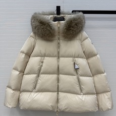 原单品质!Mo经典必入爆款Laichefur连帽羽绒服!定制狐狸🦊毛毛大毛领可拆卸!五金配件所有细节处理全面到位 !减龄 原单品质!Mo经典必入爆款Laichefur连帽羽绒服!定制狐狸🦊毛毛大毛领可拆卸!五金配件所有细节处理全面到位 !减龄