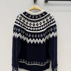 原单品质,MissD26秋冬新品阿尔卑斯滑雪系列Fair Isle毛衣!非常有冬日氛围感的费尔岛勾花图案,经典圆领廓形百 原单品质,MissD26秋冬新品阿尔卑斯滑雪系列Fair Isle毛衣!非常有冬日氛围感的费尔岛勾花图案,经典圆领廓形百