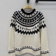 原单品质,MissD26秋冬新品阿尔卑斯滑雪系列Fair Isle毛衣!非常有冬日氛围感的费尔岛勾花图案,经典圆领廓形百 原单品质,MissD26秋冬新品阿尔卑斯滑雪系列Fair Isle毛衣!非常有冬日氛围感的费尔岛勾花图案,经典圆领廓形百