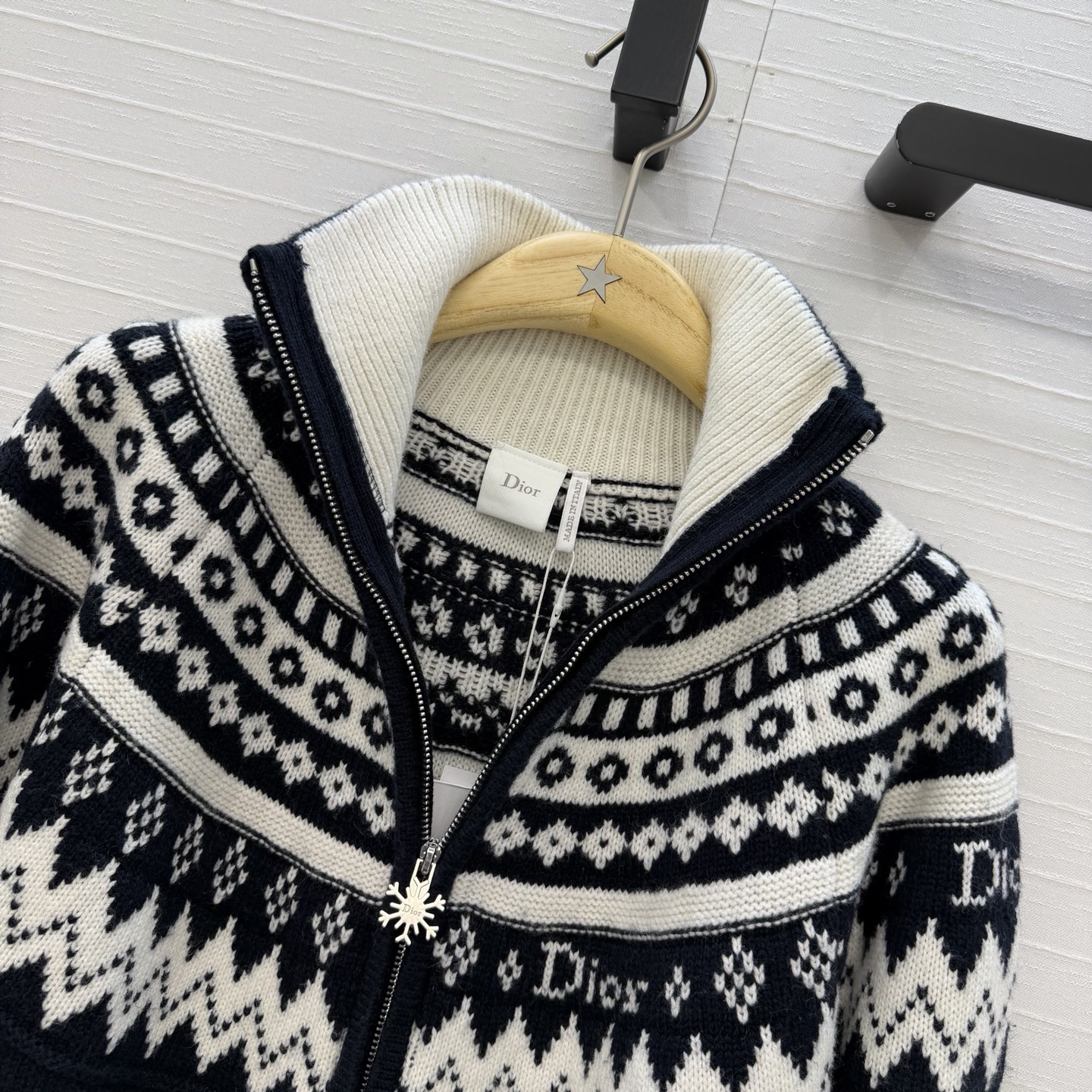 原单品质，MissD26秋冬新品阿尔卑斯滑雪系列Fair Isle羊毛外套！非常有冬日氛围感的费尔岛勾花图案，经典双织立