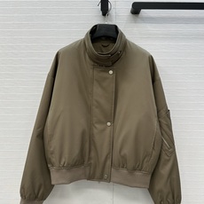 品质控必入❤️高端品质!H 家短款三醋酸夹克羽绒服!采用国标进口95白鹅绒填充更轻盈更保暖软软绵绵的蓬松不厚重的手感!石 品质控必入❤️高端品质!H 家短款三醋酸夹克羽绒服!采用国标进口95白鹅绒填充更轻盈更保暖软软绵绵的蓬松不厚重的手感!石