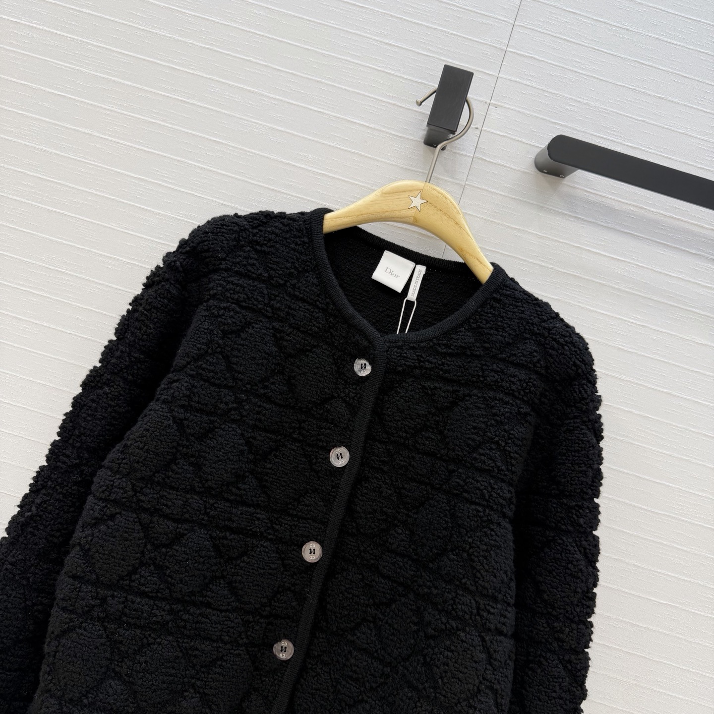 独家首发❤️高端品质🖤Miss D阿尔卑斯滑雪系列泰迪绒🐻气质夹克外套。重磅克重山羊绒🦙羊毛。奶乎乎的戴妃藤格纹立体饱满 独家首发❤️高端品质🖤Miss D阿尔卑斯滑雪系列泰迪绒🐻气质夹克外套。重磅克重山羊绒🦙羊毛。奶乎乎的戴妃藤格纹立体饱满