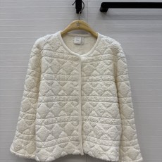 独家首发❤️高端品质🖤Miss D阿尔卑斯滑雪系列泰迪绒🐻气质夹克外套。重磅克重山羊绒🦙羊毛。奶乎乎的戴妃藤格纹立体饱满 独家首发❤️高端品质🖤Miss D阿尔卑斯滑雪系列泰迪绒🐻气质夹克外套。重磅克重山羊绒🦙羊毛。奶乎乎的戴妃藤格纹立体饱满