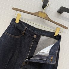 原单品质❤️LP老钱风高智感穿搭!经典原色丹宁直筒牛仔裤!牙签线工艺极简设计高级感,酵素洗水进口牛仔面料质感超赞!女神必 原单品质❤️LP老钱风高智感穿搭!经典原色丹宁直筒牛仔裤!牙签线工艺极简设计高级感,酵素洗水进口牛仔面料质感超赞!女神必