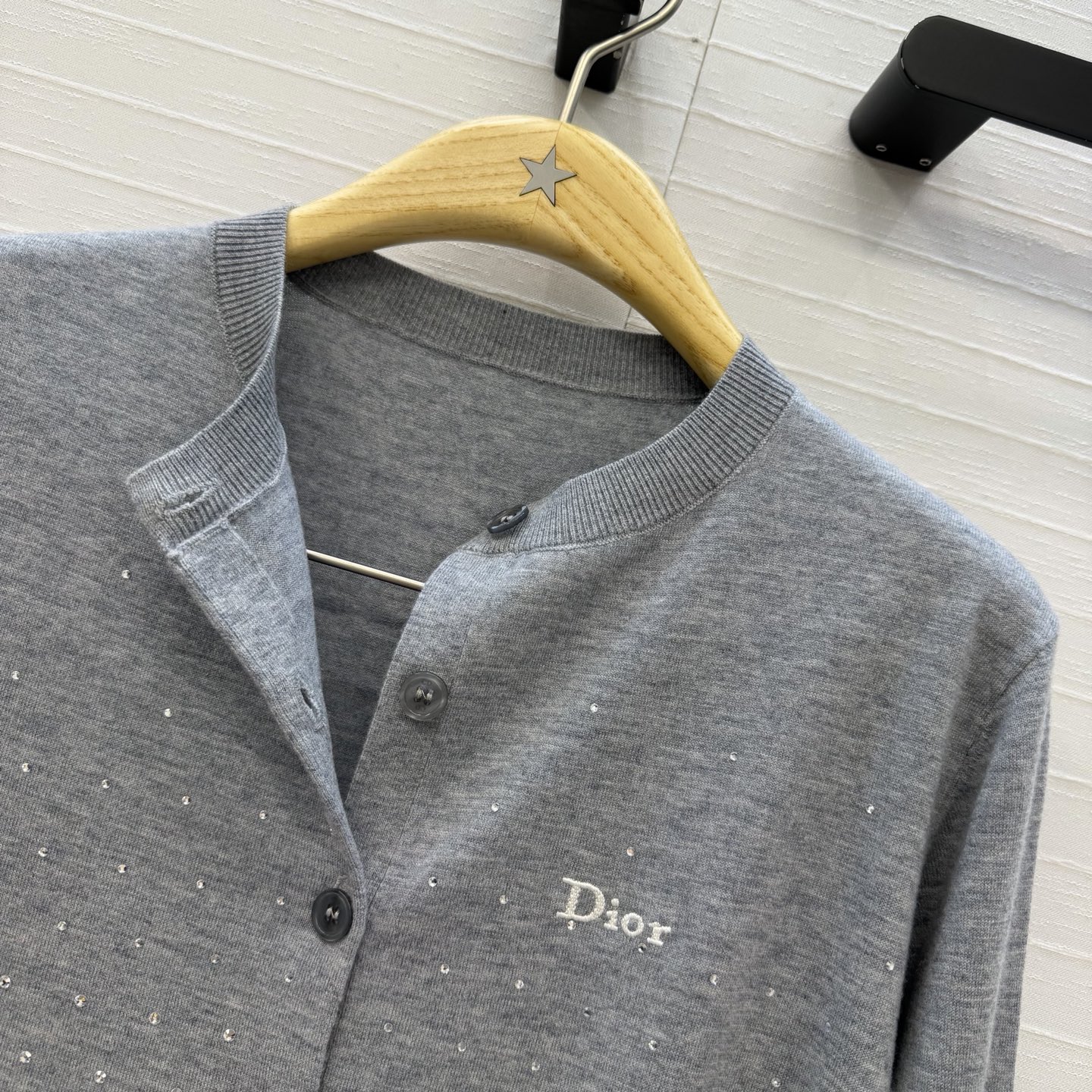 高端品质❤️D*Alps 限定滑雪系列 水钻羊绒针织开衫，定位logo 花边刺绣图案低调高级感，进口机高温烫钻工艺，若隐