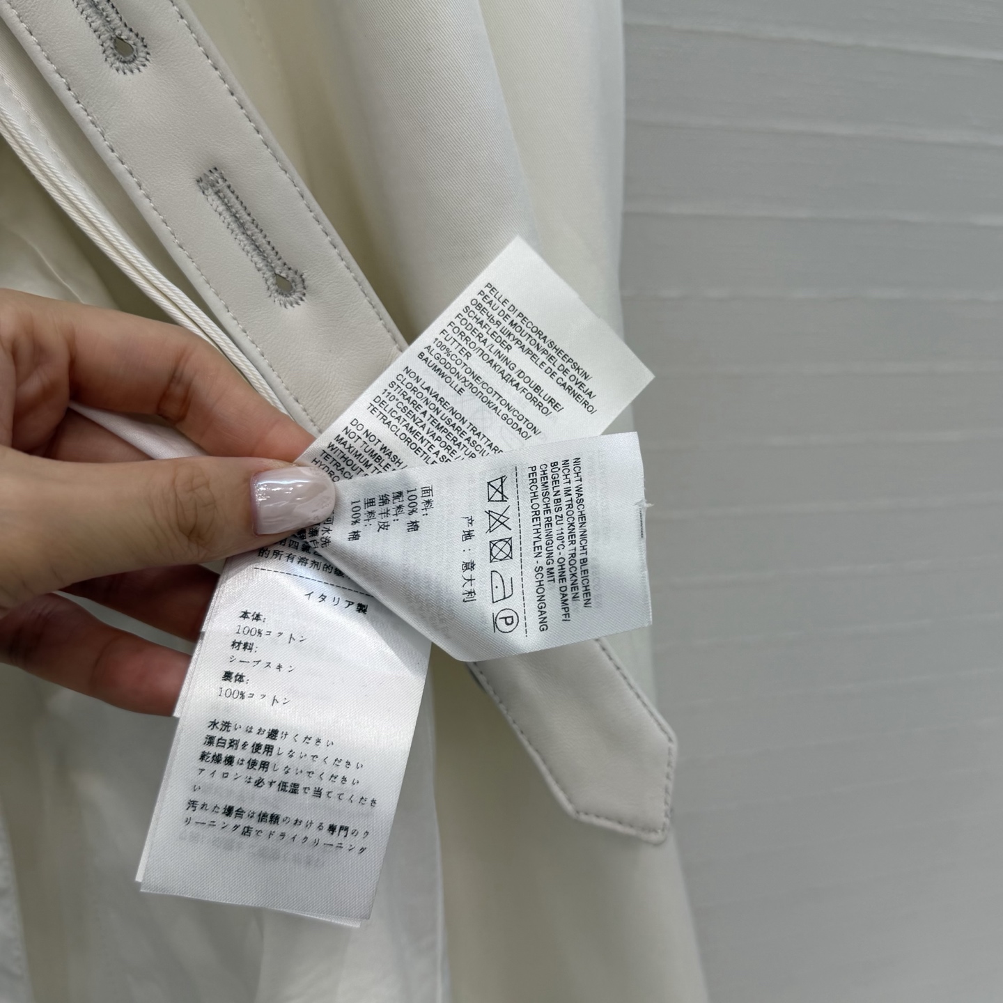 独家首发💕高端原单品质，BV长期主义，高智感穿搭 舒淇同款中短款风衣！标志性Intrecciato编织皮领是整件灵魂，只