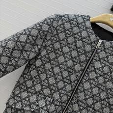 爆单推荐❤️原单品质!Miss D 新品Alps 限定滑雪系列戴妃藤格纹圆领棉服夹克外套,白富美必入单品,定制珠片混纱编 爆单推荐❤️原单品质!Miss D 新品Alps 限定滑雪系列戴妃藤格纹圆领棉服夹克外套,白富美必入单品,定制珠片混纱编