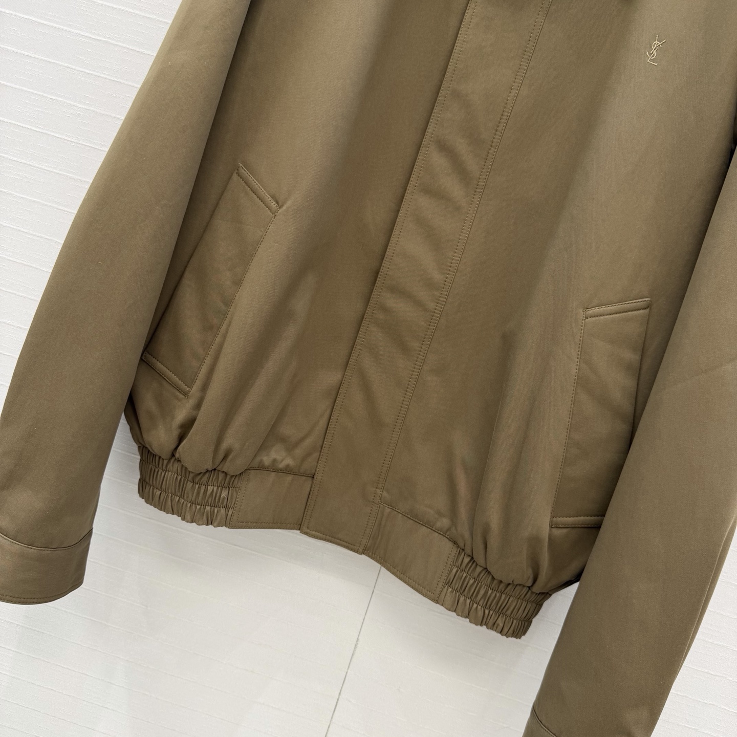 高端原单品质，slp新品复古摩登褐色棉服夹克外套！原版定制进口洗水棉面料质感挺阔舒适！立体剪裁利落版型简约不失细节感，复