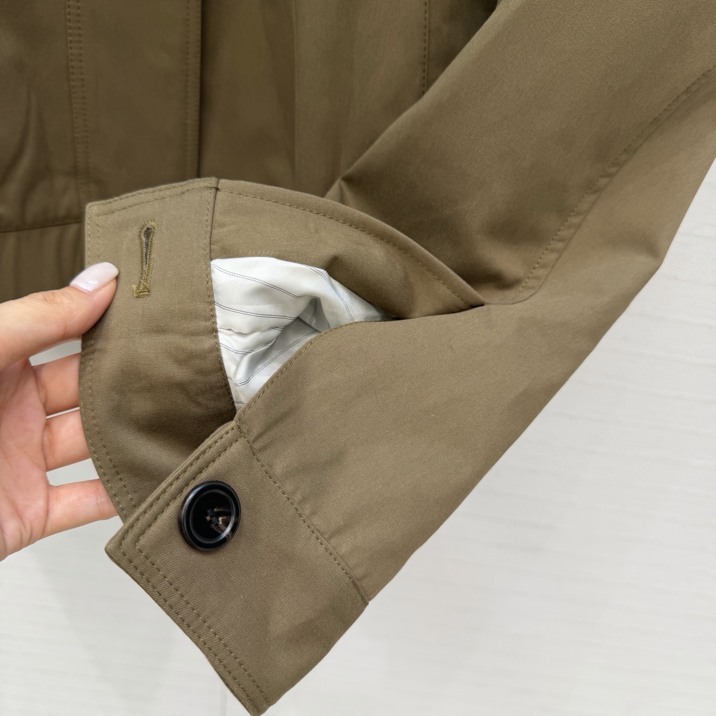 高端原单品质，slp新品复古摩登褐色棉服夹克外套！原版定制进口洗水棉面料质感挺阔舒适！立体剪裁利落版型简约不失细节感，复