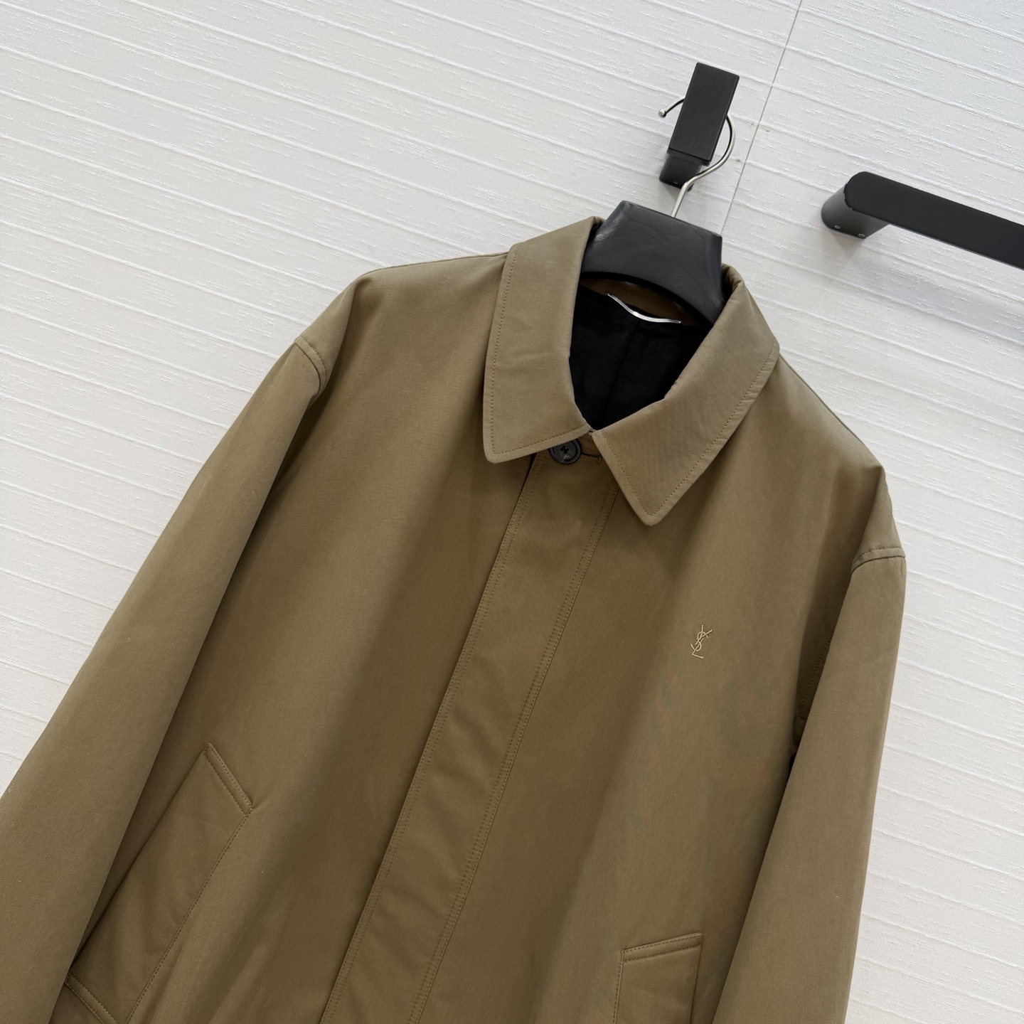 高端原单品质，slp新品复古摩登褐色棉服夹克外套！原版定制进口洗水棉面料质感挺阔舒适！立体剪裁利落版型简约不失细节感，复