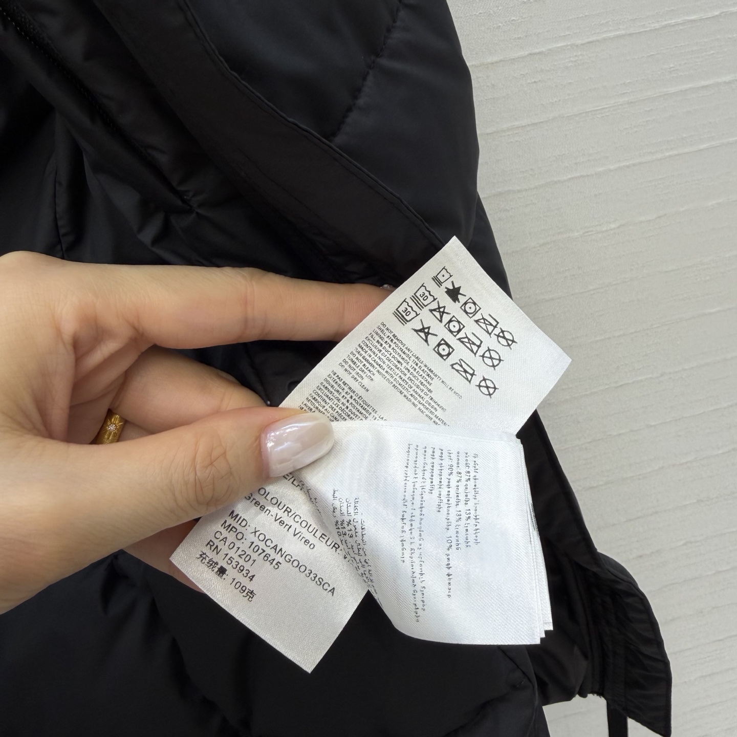 原单品质❤️Gan*  Goo*加拿大鹅Clair防风连帽羽绒服马甲背心，秋冬必入经典收腰版型秋冬叠搭神器！保暖又显瘦的