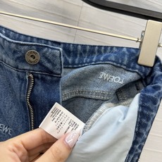 原单品质❤️Lw*新品刺绣牛仔裤!满印小logo刺绣,细密分布自带品牌氛围感,经典利落直筒裤型剪裁上身腿长比例超赞!甜酷 原单品质❤️Lw*新品刺绣牛仔裤!满印小logo刺绣,细密分布自带品牌氛围感,经典利落直筒裤型剪裁上身腿长比例超赞!甜酷