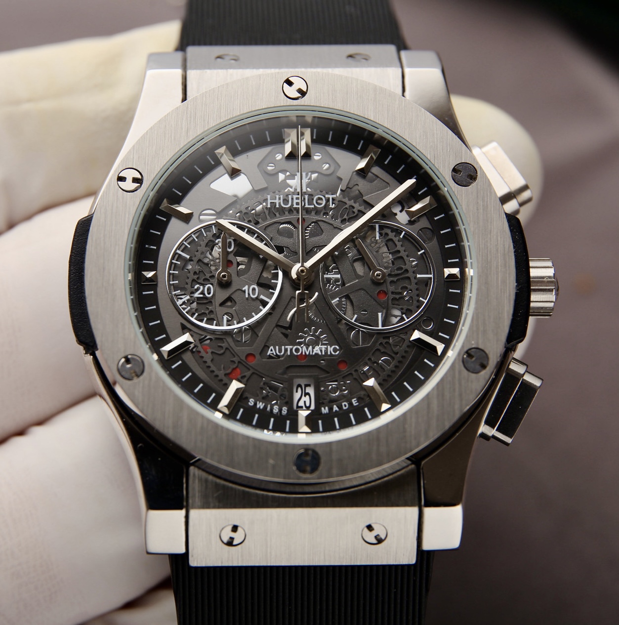 Luxury Men’s Watch: White 52742, Golden 20, Square 40 – Hublot Classic Integration Series - 图片 2