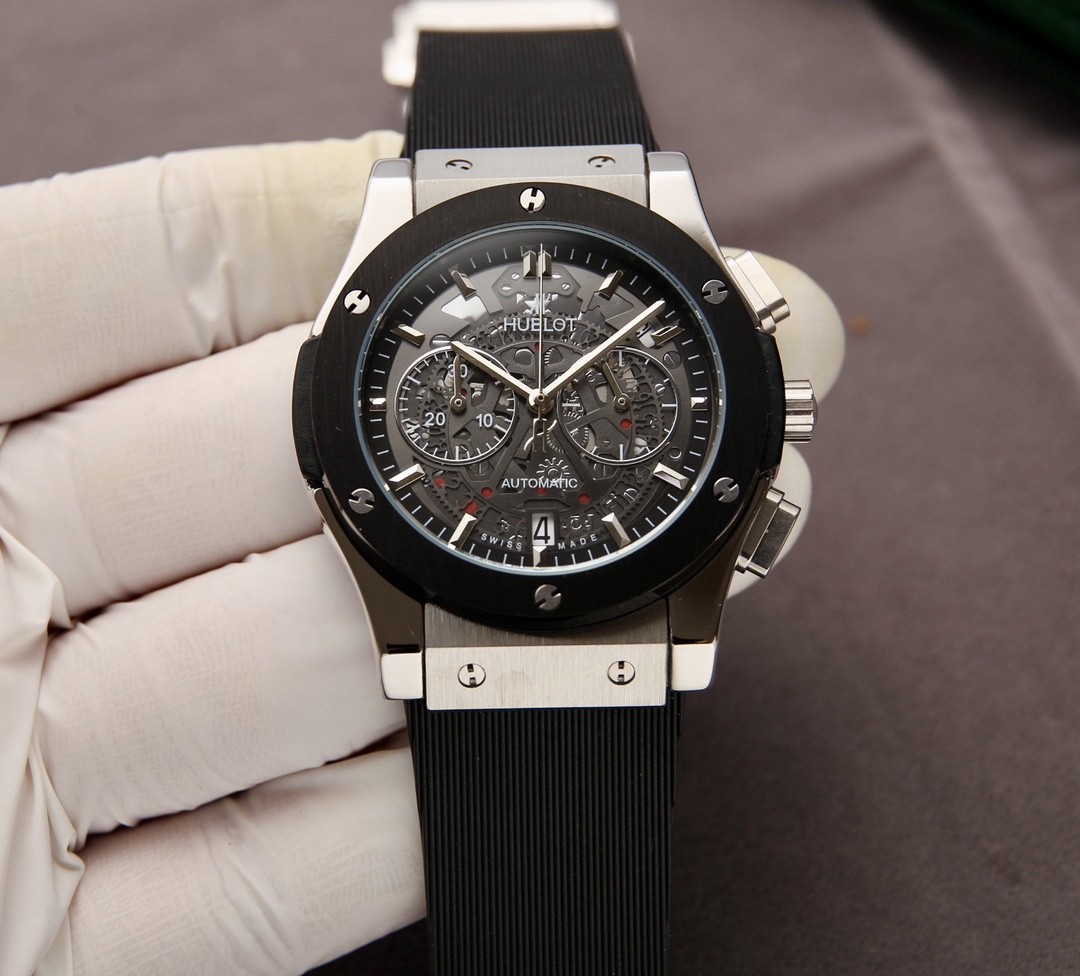 Luxury Men’s Watch: White 52742, Golden 20, Square 40 – Hublot Classic Integration Series - 图片 4