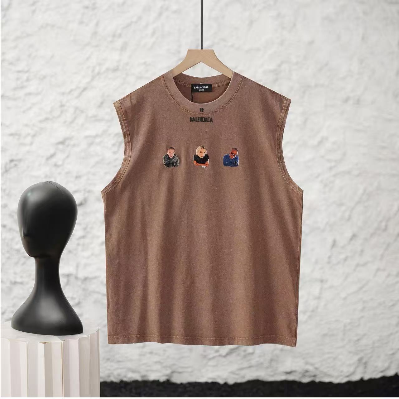 P80 BALENCIAGA Sitio web oficial de Balenciaga Sitio web oficial de tres estándares Tres estándares Silicona tridimensi…