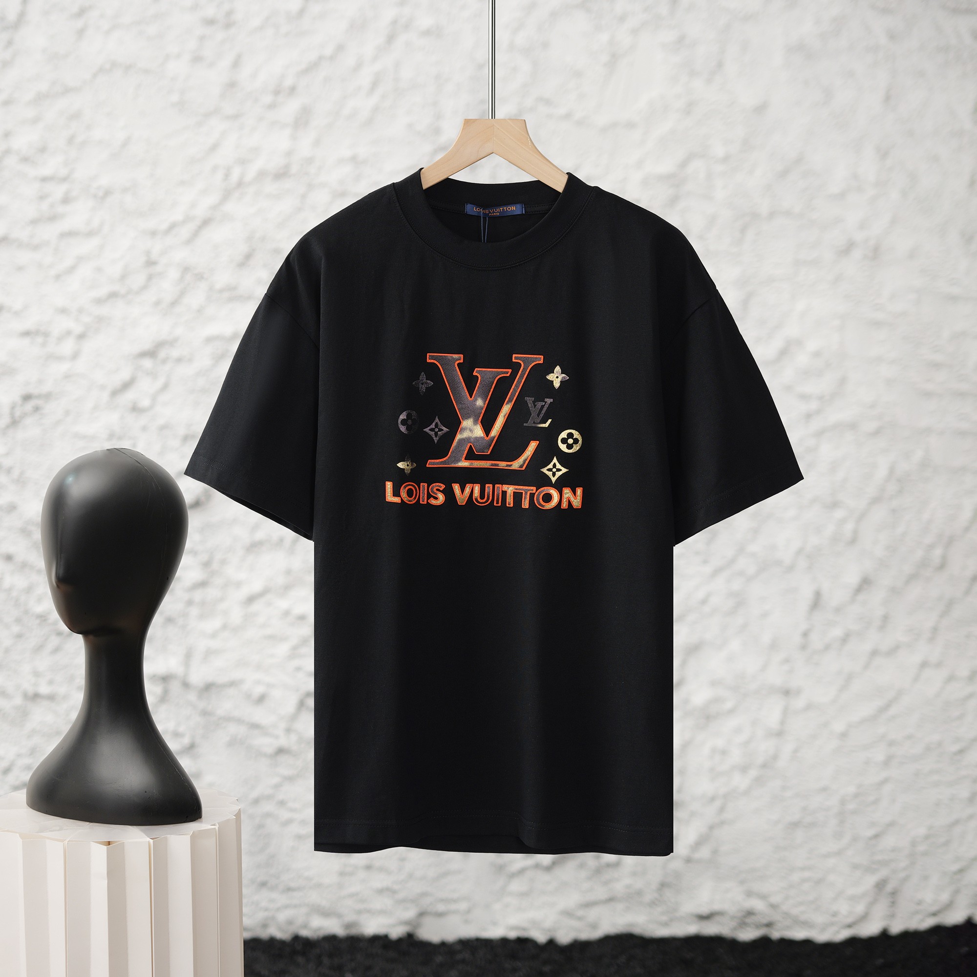 P85 Louis Vuitton LOUIS VUITTON camiseta de manga corta con logotipo de silicona tridimensional en degradado y efecto b…