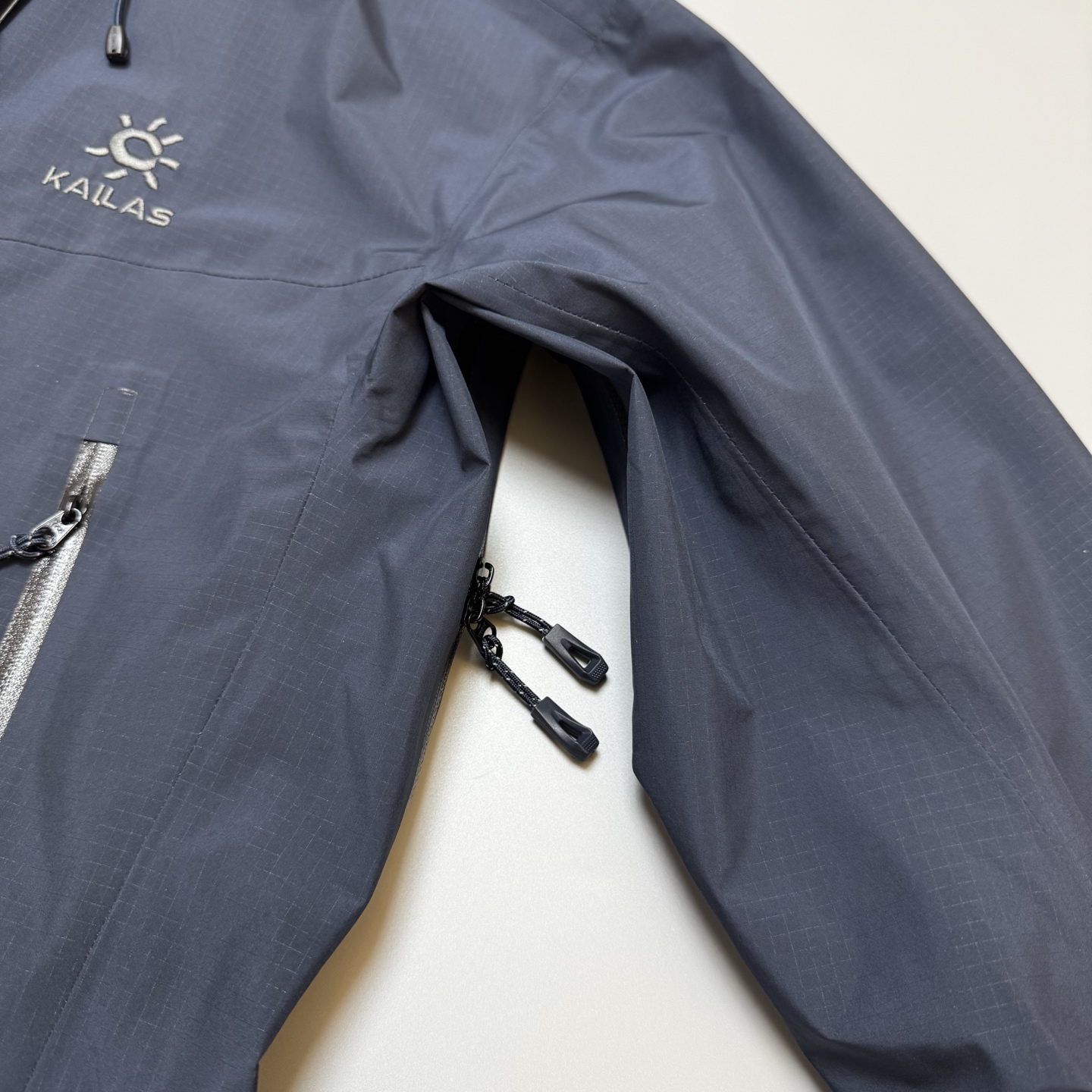 KAILAS Chaqueta de Senderismo Impermeable y Ligera para Hombre 6 i1755452361472 5204 0 4