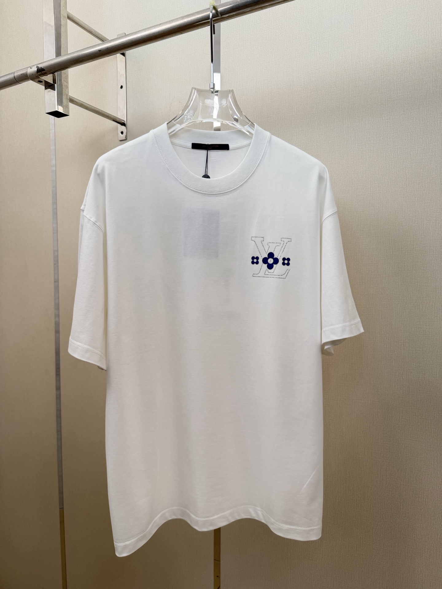 P90 Camiseta de manga corta LV con técnica de combinación frontal y posterior｜Nuevo para parejas en primavera y verano�…