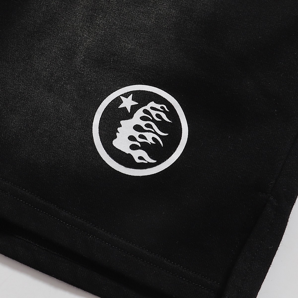 “FH 2506 Black Cotton Shorts with Pure Water Washed Logo for Old” - 图片 6