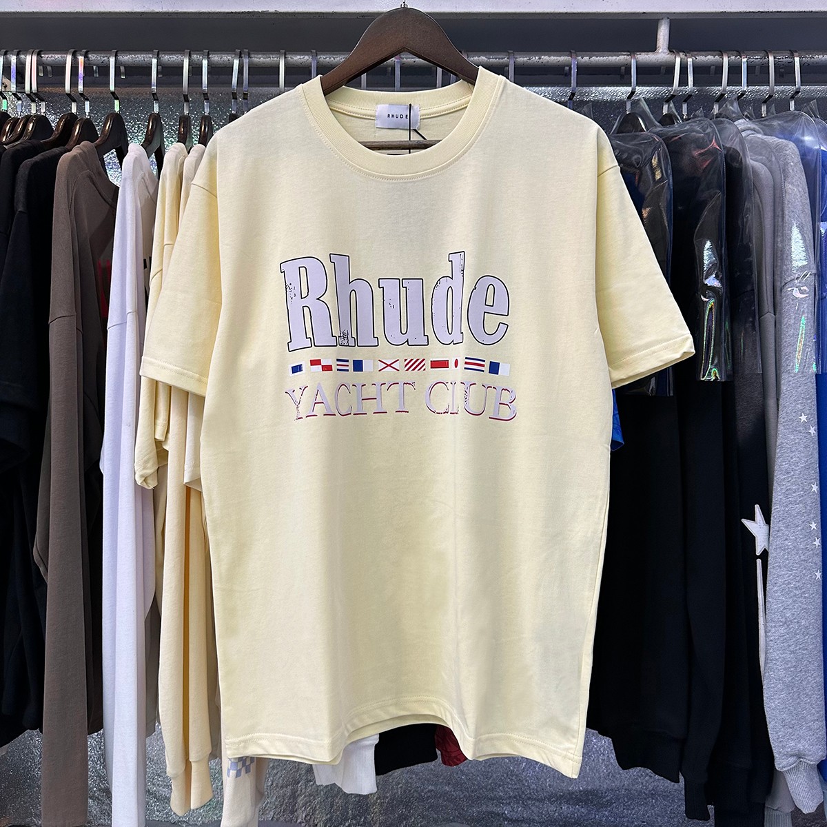 Rhude Yacht Club Flag High-Quality T-shirts in Black, White, Almond, Sizes SM-XL - 图片 4
