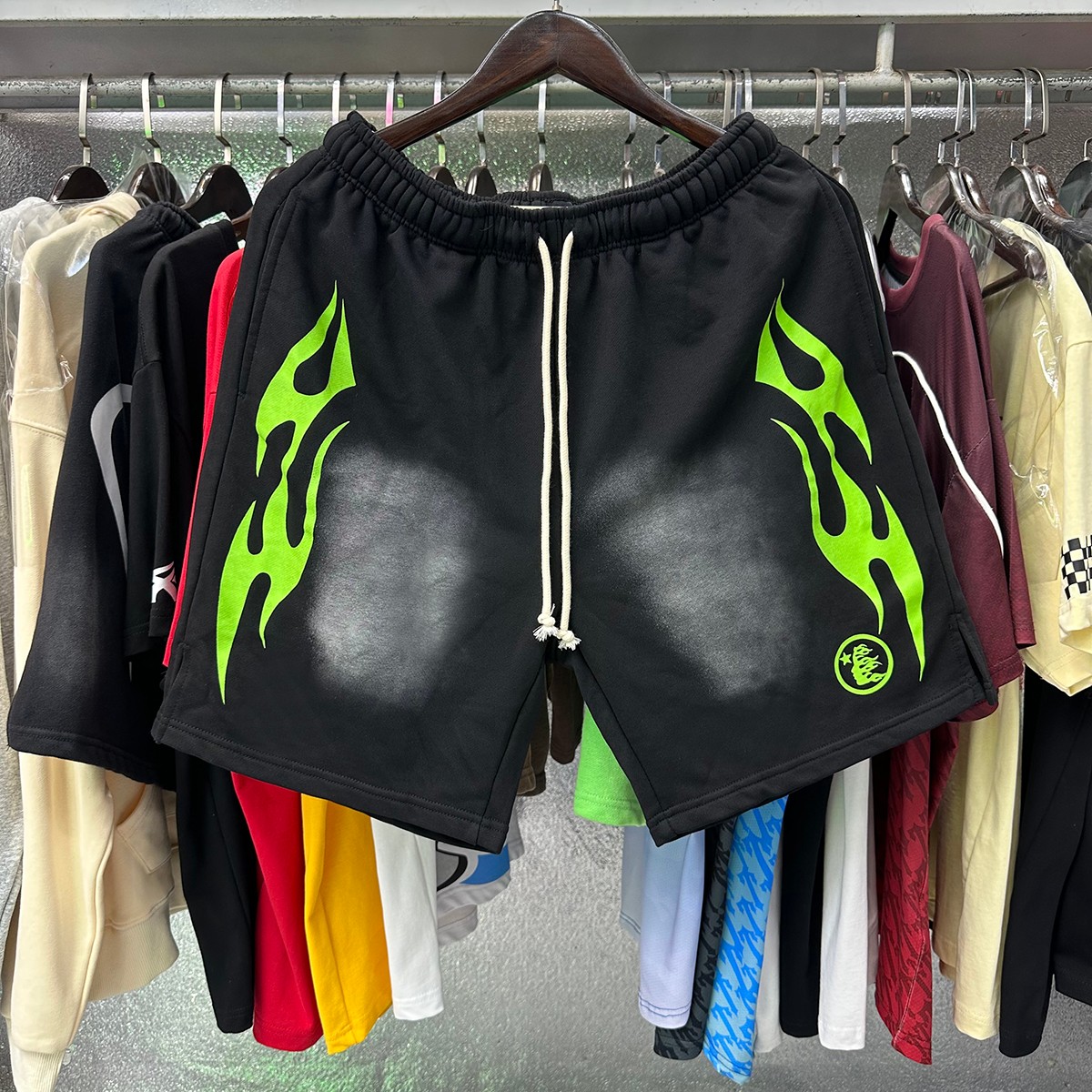 Hellstar Flame Shorts45: FH 2563, 2024 Collection in Various Colors and Sizes - 图片 5