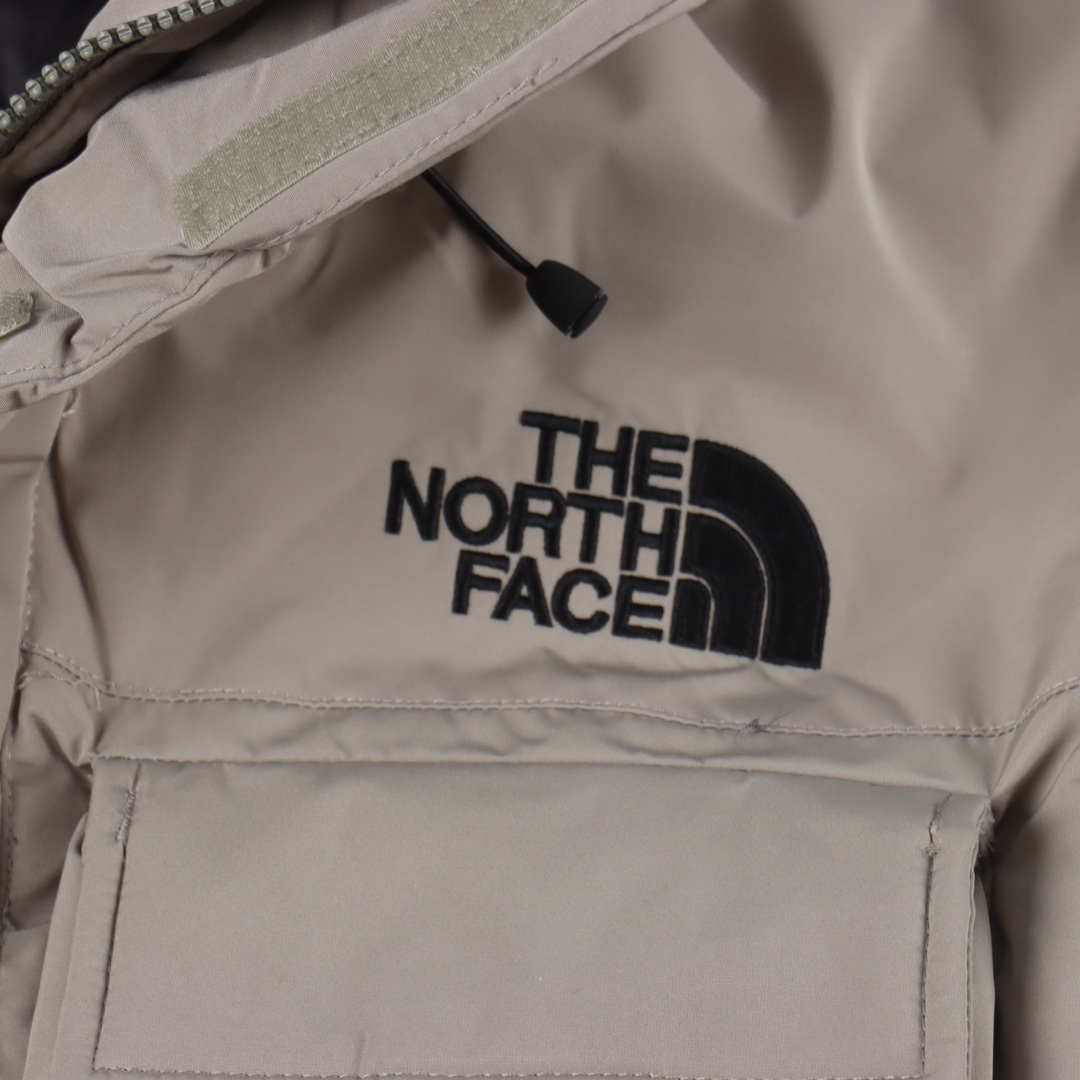 THE NORTH FACE/北面TNF 多口袋工装连帽羽绒服 灰色 填充国标80白鹅绒