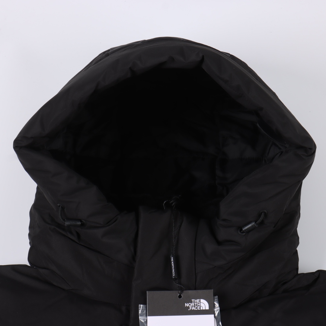 THE NORTH FACE/北面TNF 长款连帽羽绒服 进口barudan/百灵达绣花机定制万针电绣