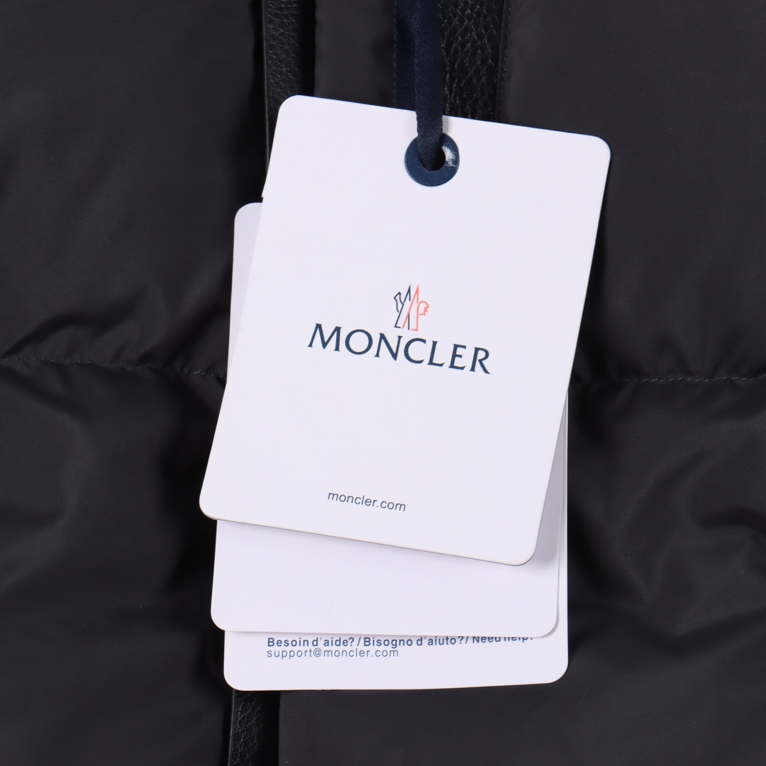 MONCLER/蒙口MC Besbre皮革标识拉链羽绒服