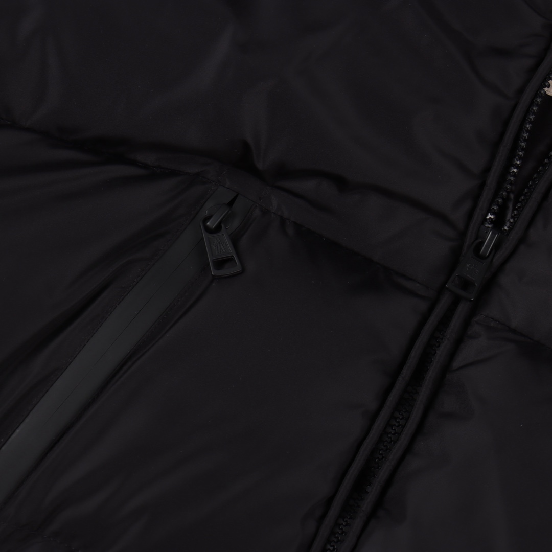 ONCLER/蒙口 内里门襟刺绣字母logo羽绒服21新款潮流连帽羽绒服