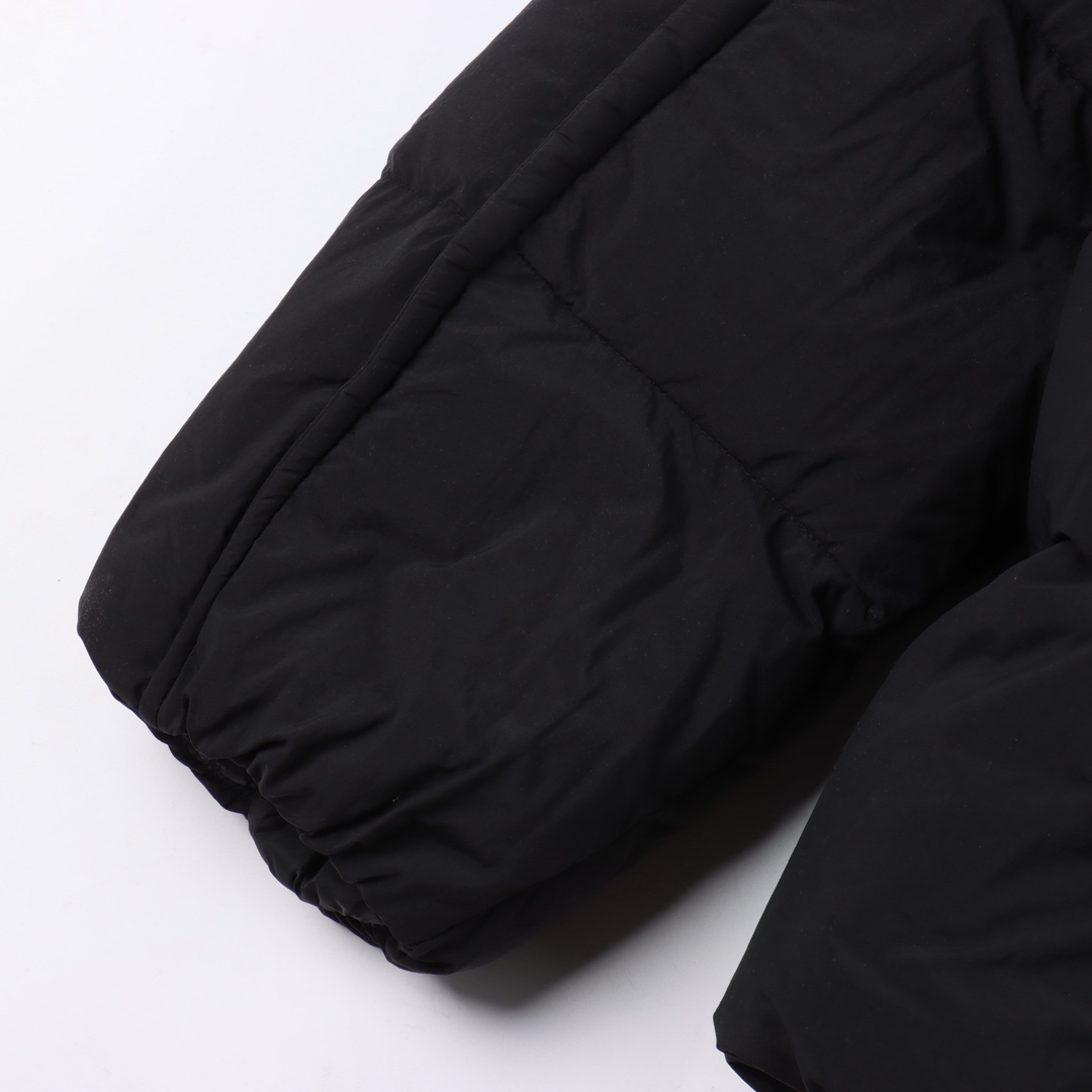 MONCLER GENIUS x Willow Smith联名款 FW25 双头拉链可调节袖口刺绣徽标贴片羽绒服 90绒