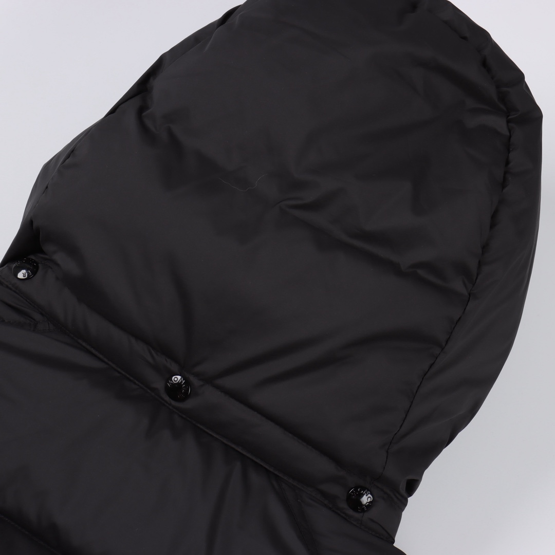 Moncler/蒙口 Maya玛雅哑光雾面羽绒服