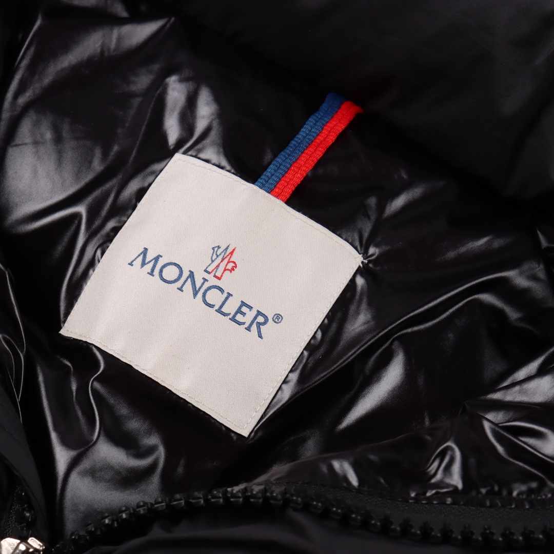 Moncler/蒙口 Maya玛雅哑光雾面羽绒服