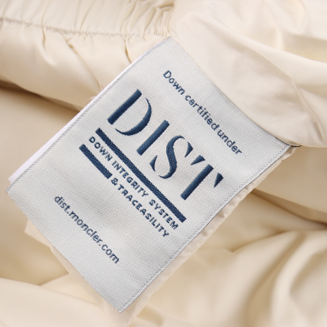 MONCLER Avoce 收腰夹克羽绒服短款白色 黑色-Chinese UA Cheap High Quatity Brand Clothes Bags handbags Sneakers wholesale wholesaler seller from China Factory suppliers Fashion Clothing Shoes best Quality Beautiful Price MONCLER Avoce 收腰夹克羽绒服短款白色 黑色