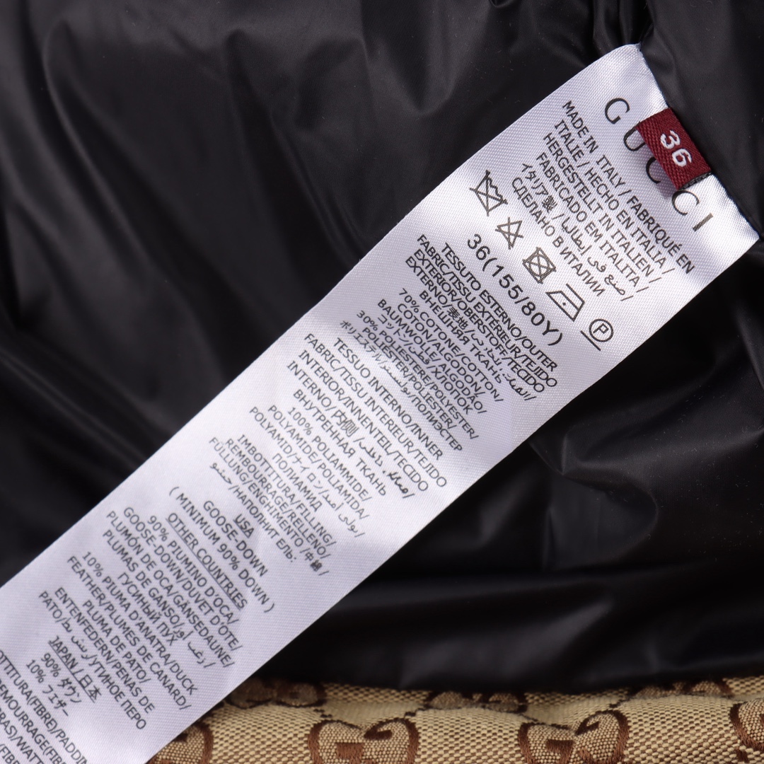 Gucci经典羽绒服 标志性的双G图案印花-Chinese UA Cheap High Quatity Brand Clothes Bags handbags Sneakers wholesale wholesaler seller from China Factory suppliers Fashion Clothing Shoes best Quality Beautiful Price Gucci经典羽绒服 标志性的双G图案印花